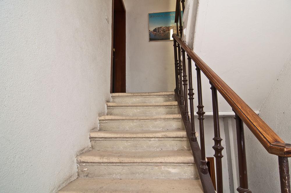 Sant'Angelo - Fenice Apartments In Венеция Экстерьер фото